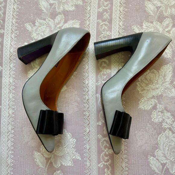 Mojo Moxy Women's Grey and Black Courts High Heels - Picture 3 of 8